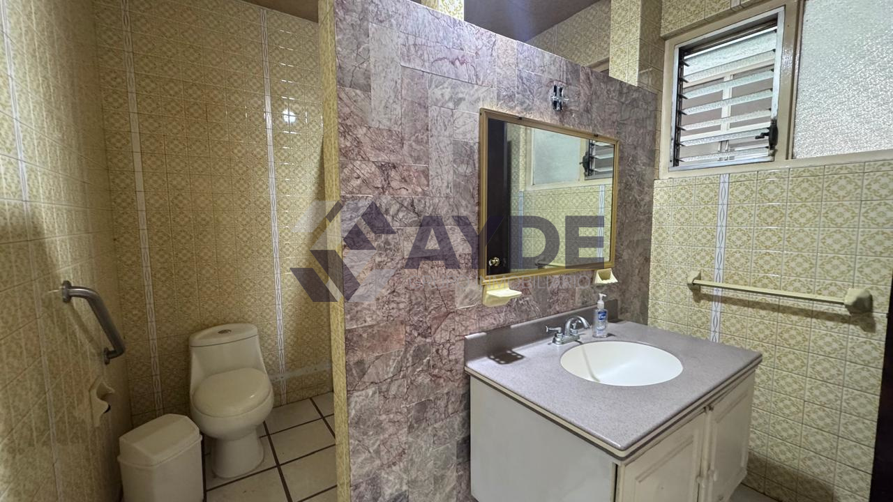 CASA EN VENTA EN COLINAS DE LA NORMAL