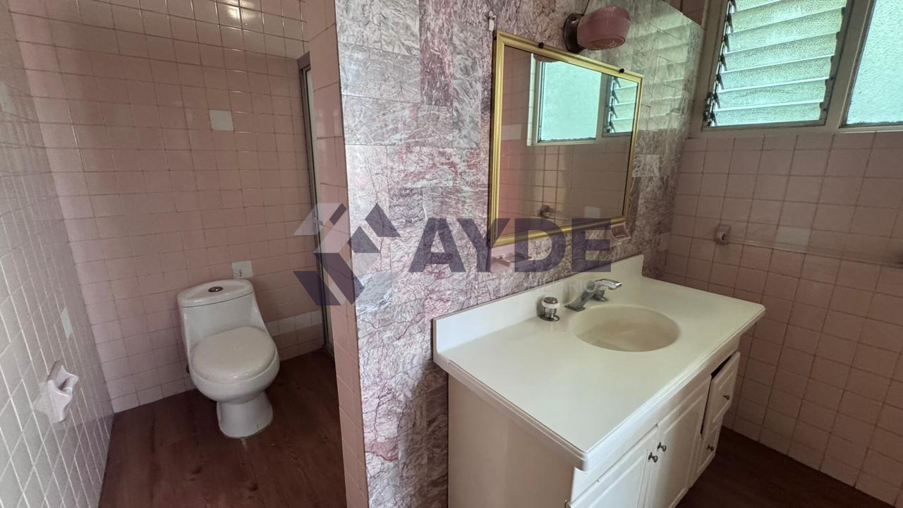 CASA EN VENTA EN COLINAS DE LA NORMAL