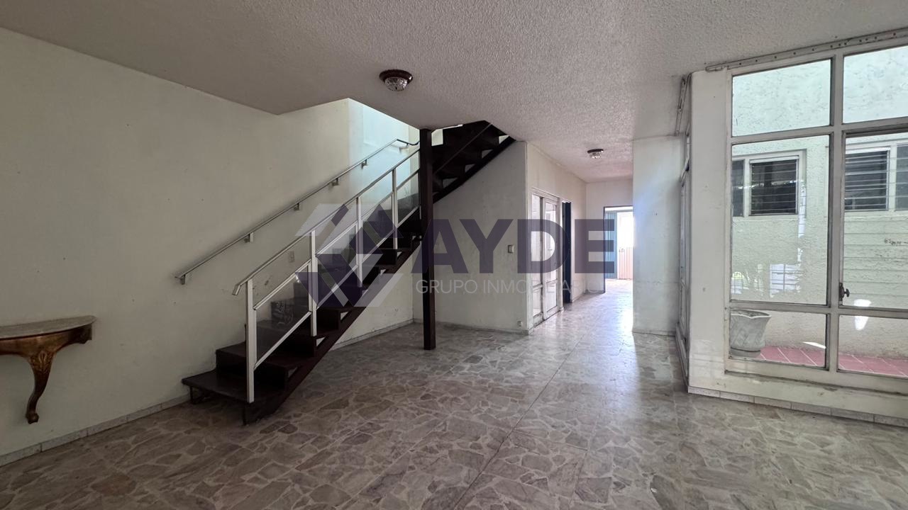 CASA EN VENTA EN COLINAS DE LA NORMAL