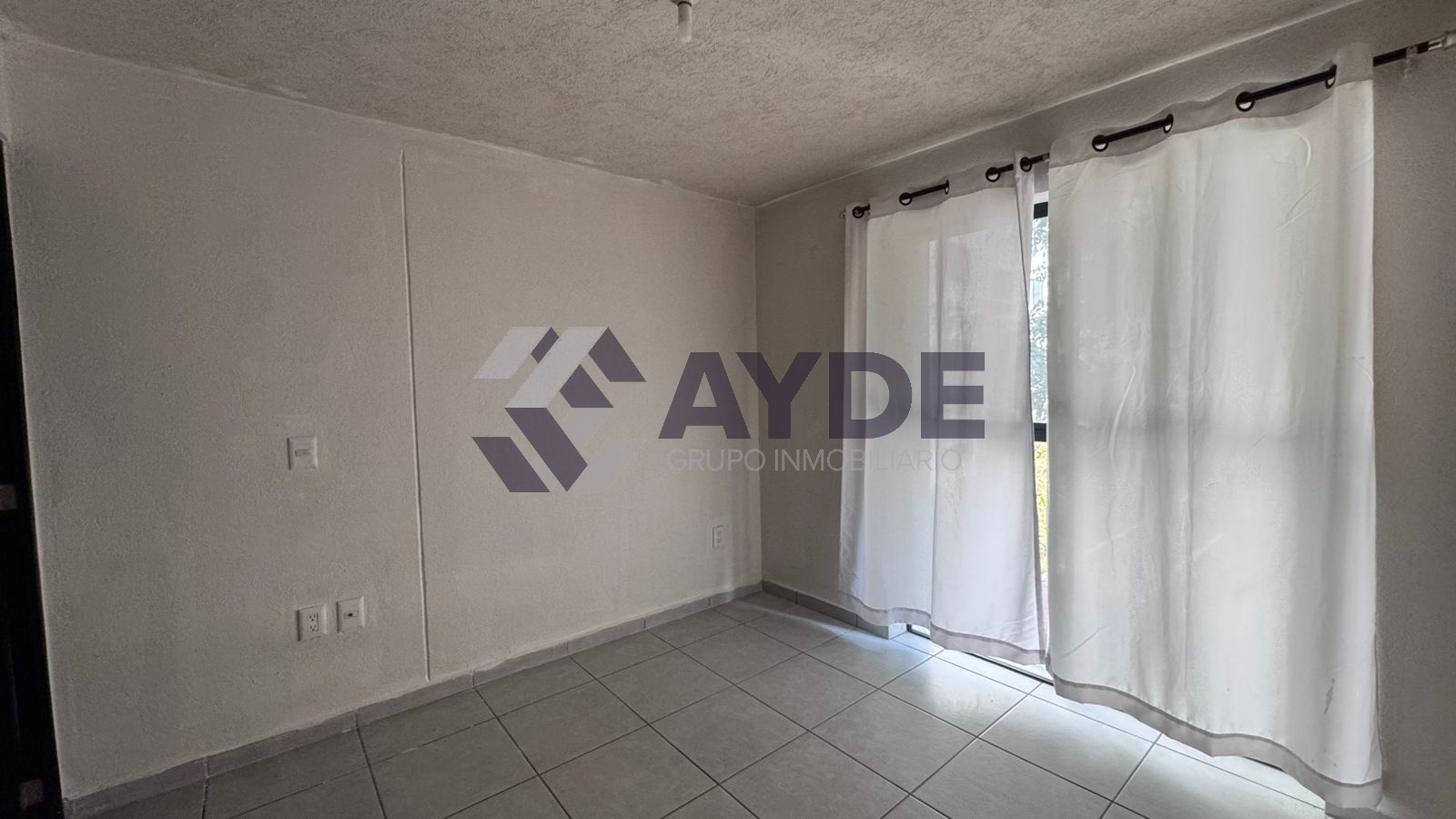 DEPARTAMENTO EN RENTA EN PARQUES GUADALAJARA 210 A