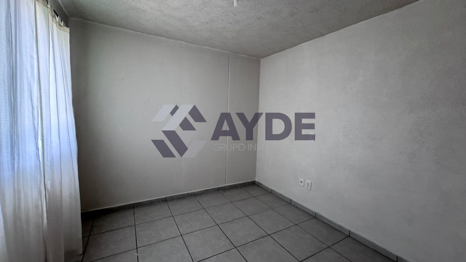 DEPARTAMENTO EN RENTA EN PARQUES GUADALAJARA 210 A