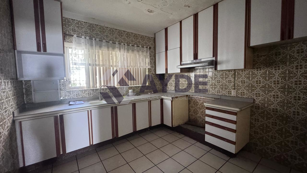 CASA EN VENTA EN COLINAS DE LA NORMAL