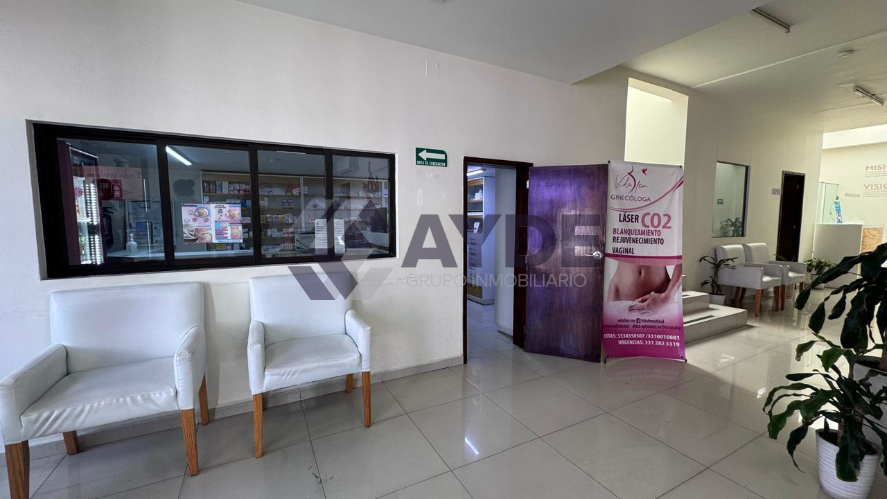 CONSULTORIO MÉDICO EN RENTA EN CENTRO DE TLAQUEPAQUE