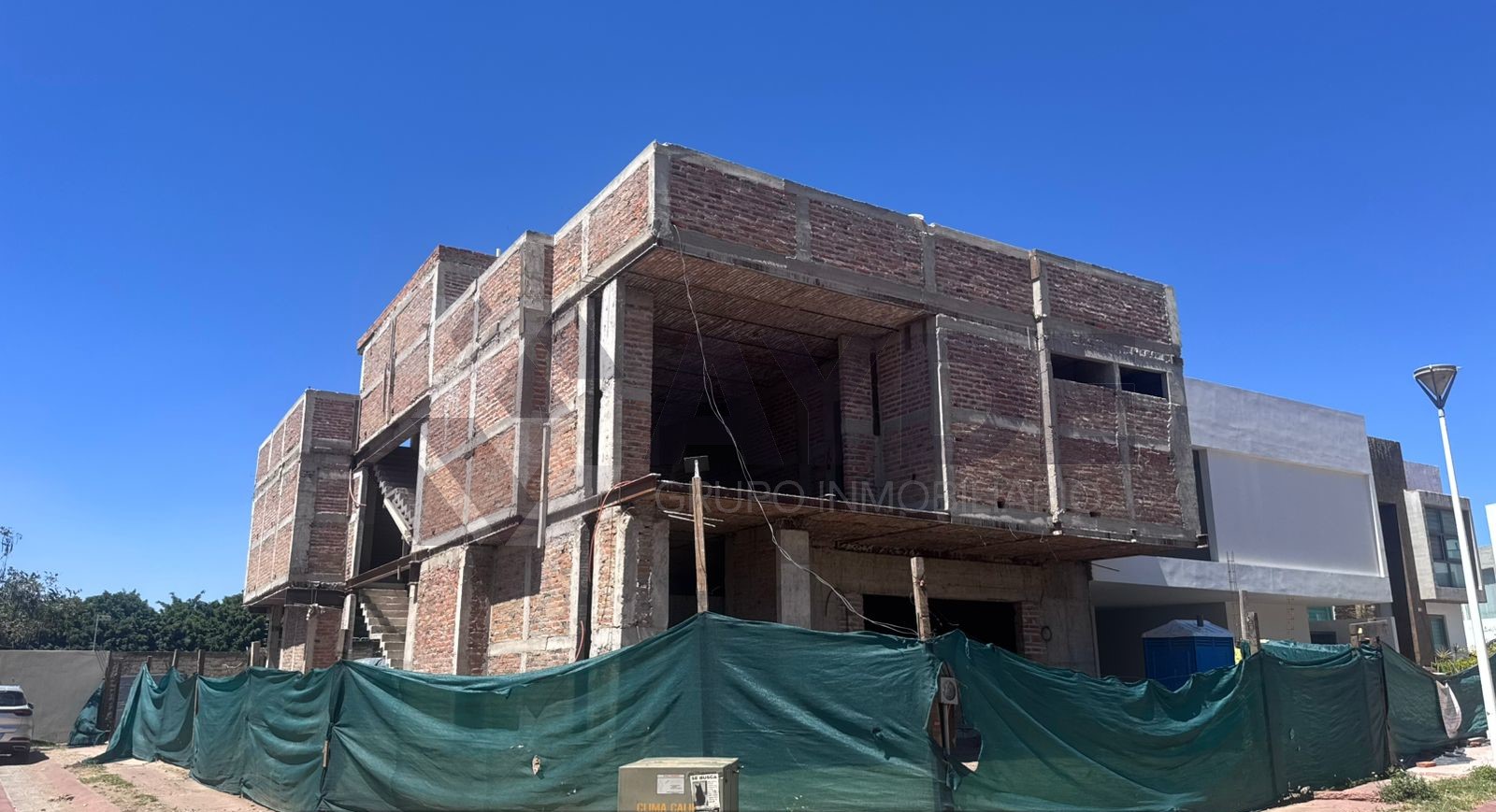 Casa-proyecto para Terminar y Capitalizar: Inversión en la Rioja Residencial