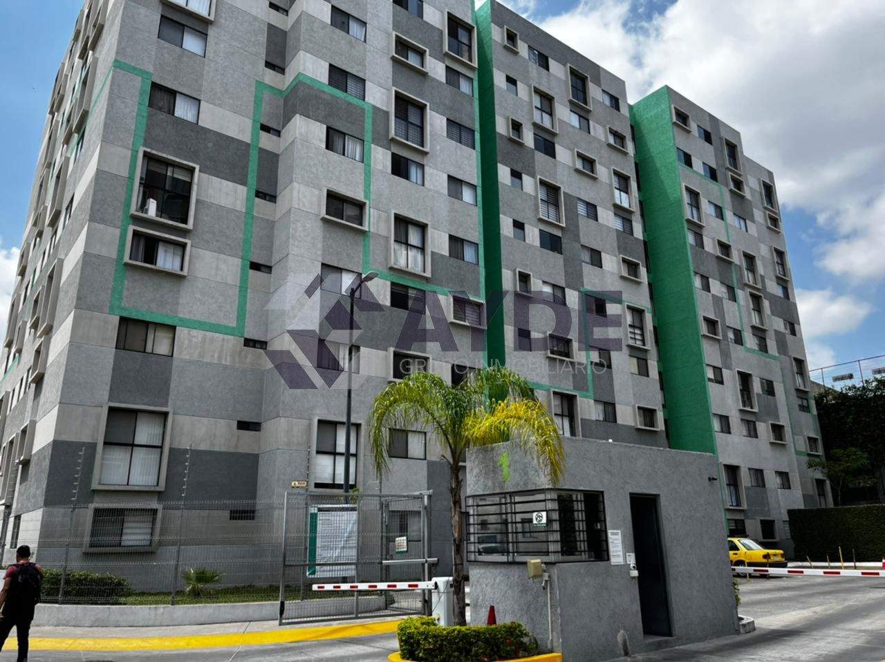 Departamento en Venta en Parques Gdl 1010 B